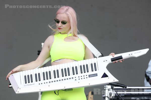 CLEAN BANDIT - 2019-07-21 - PARIS - Hippodrome de Longchamp - Main Stage 2 - 